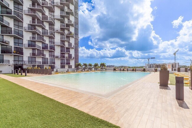 Building Photo - 5300 Paseo Blvd