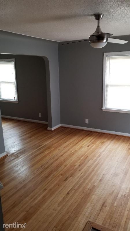 Building Photo - 2 br, 1 bath Townhome - 9356 Evergreen Ave