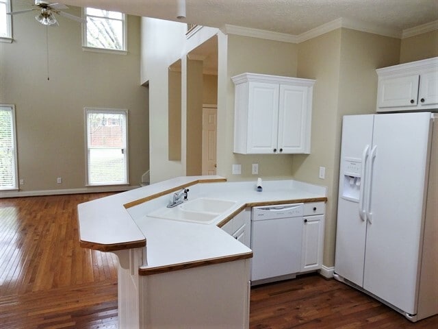 Building Photo - 1500 Holly Manor Dr
