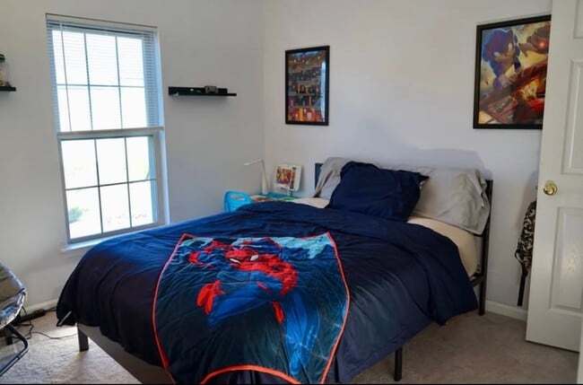 Foto del edificio - 104 Hunters Ridge Dr