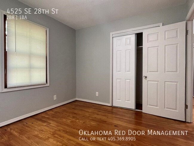 Foto del edificio - 4525 SE 28th St