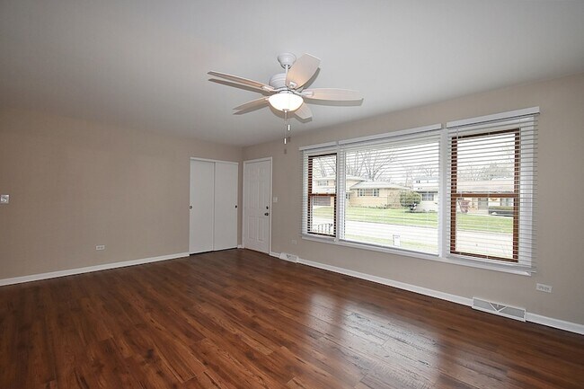 Foto del edificio - 1191 Meadow Ln