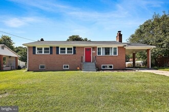 Building Photo - 8305 Bernard Dr
