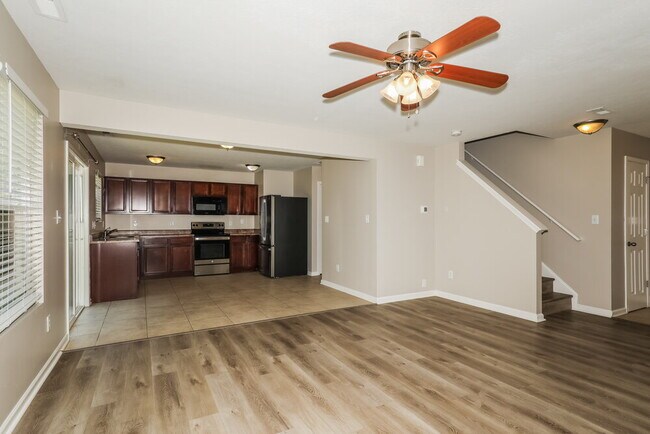 Building Photo - 1192 N Aberdeen Dr