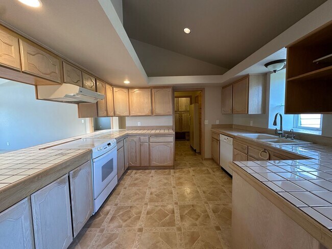 Foto del edificio - Bandon-Available Now