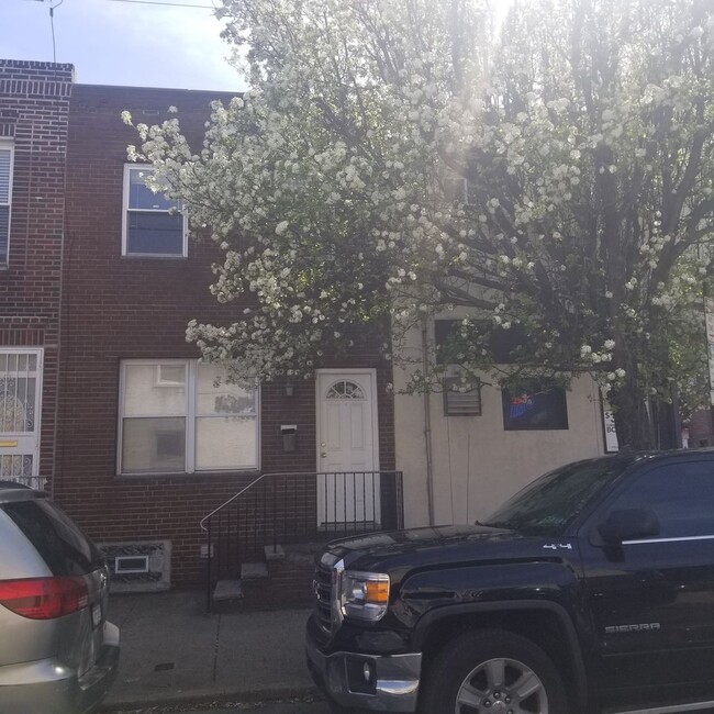 Building Photo - Beautiful Home - East Passyunk