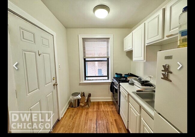 Building Photo - 845 W Cornelia Ave