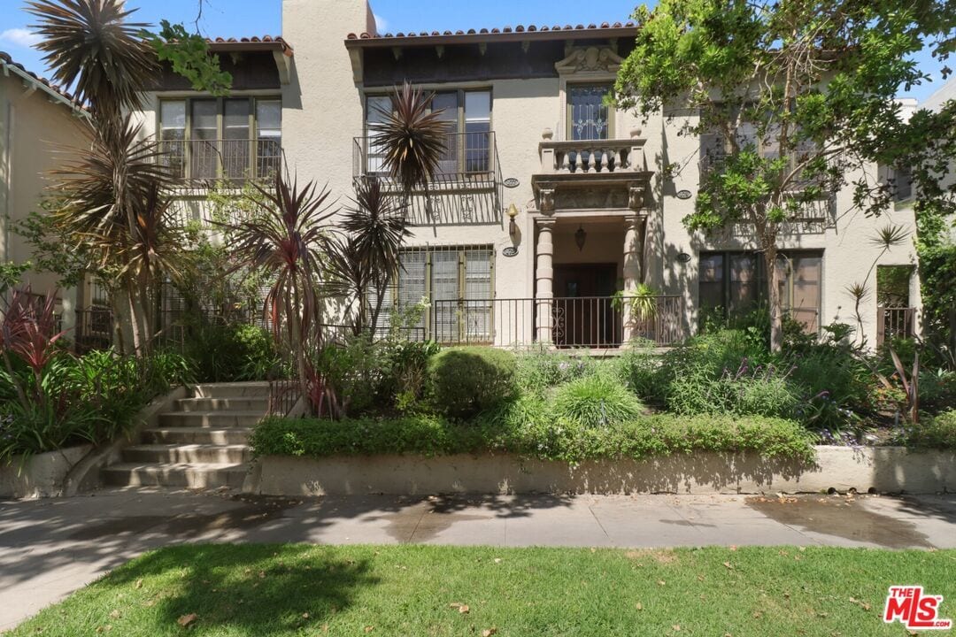 Foto principal - 175 N Sycamore Ave
