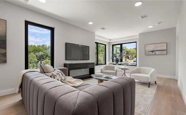 Building Photo - 249 Corey Rd