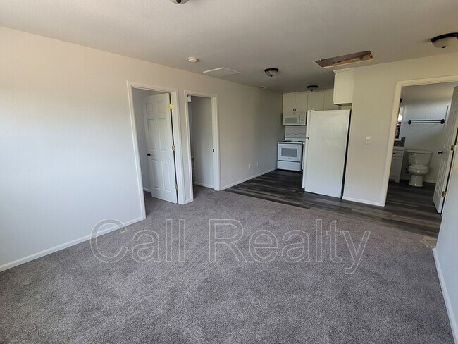 Building Photo - 11122 E Valleyway Ave