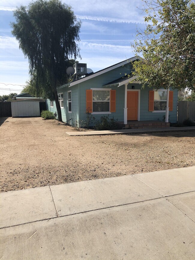 Building Photo - 1023 E Meadowbrook Ave