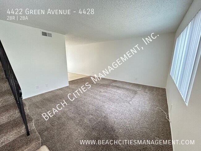Foto del edificio - 4422 Green Ave
