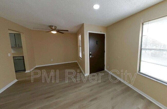 Building Photo - 467 Lombard St