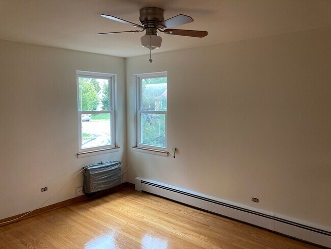 Building Photo - 6757 N Avers Ave