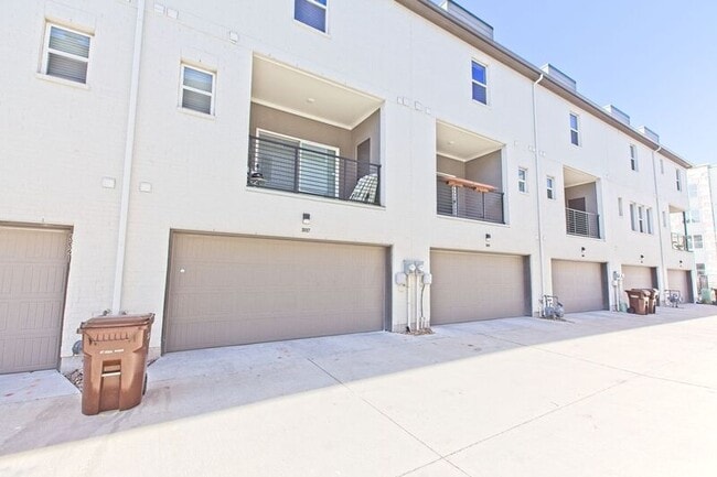 Photo - 3313 Wynwood Drive Townhome