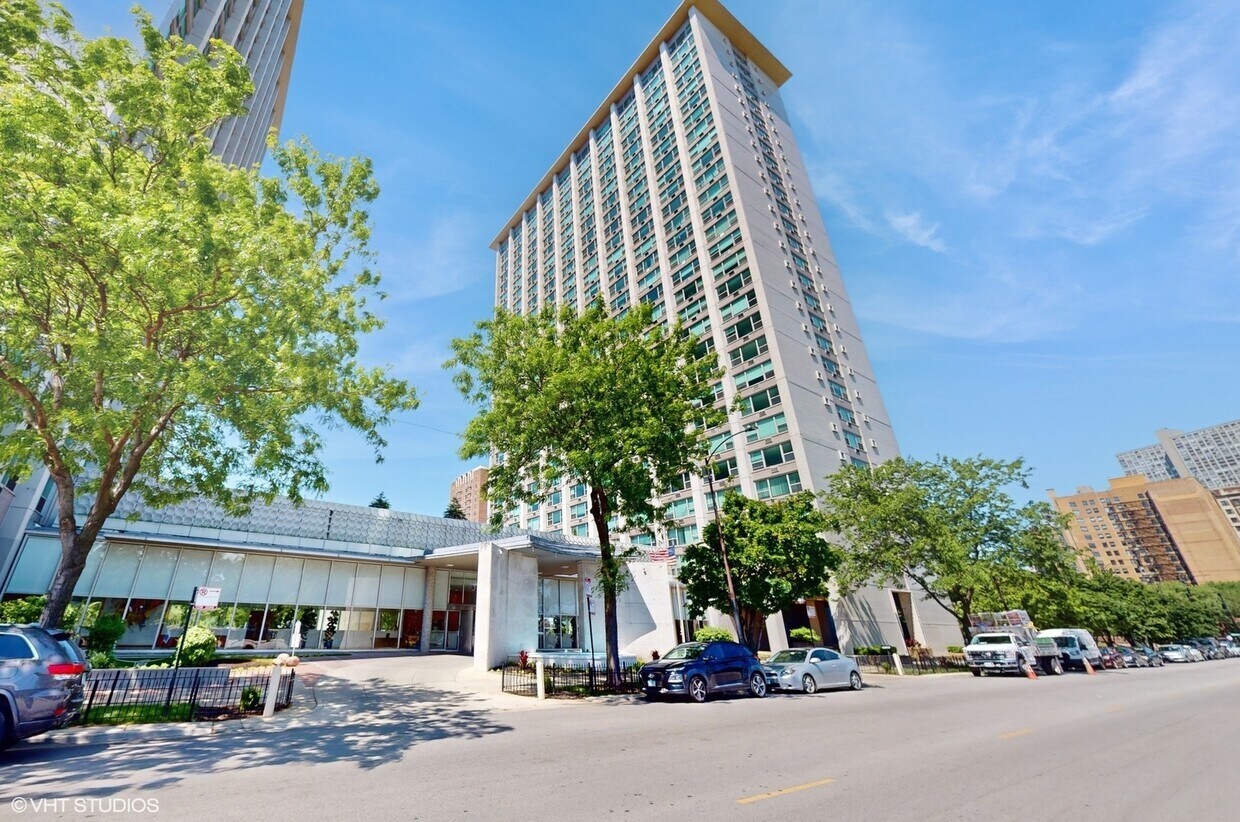 Primary Photo - 3600 N Lake Shore Dr