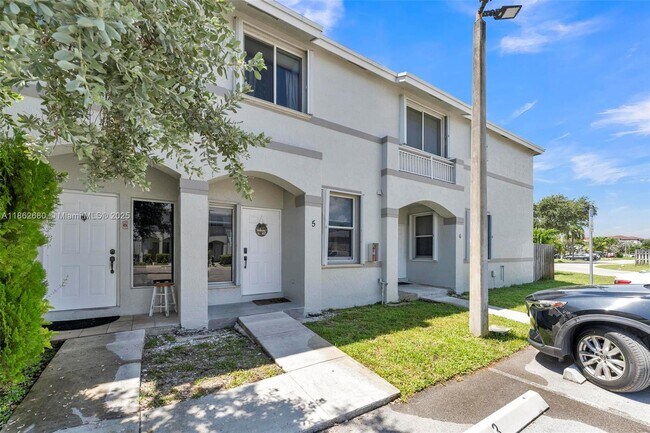 Foto del edificio - 21245 NE 8th Pl