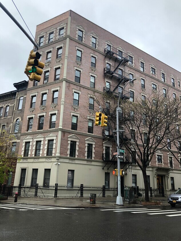 Primary Photo - 94 Hamilton Pl