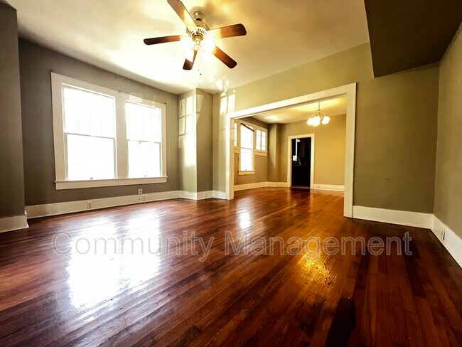 Foto del edificio - 627 Park Blvd