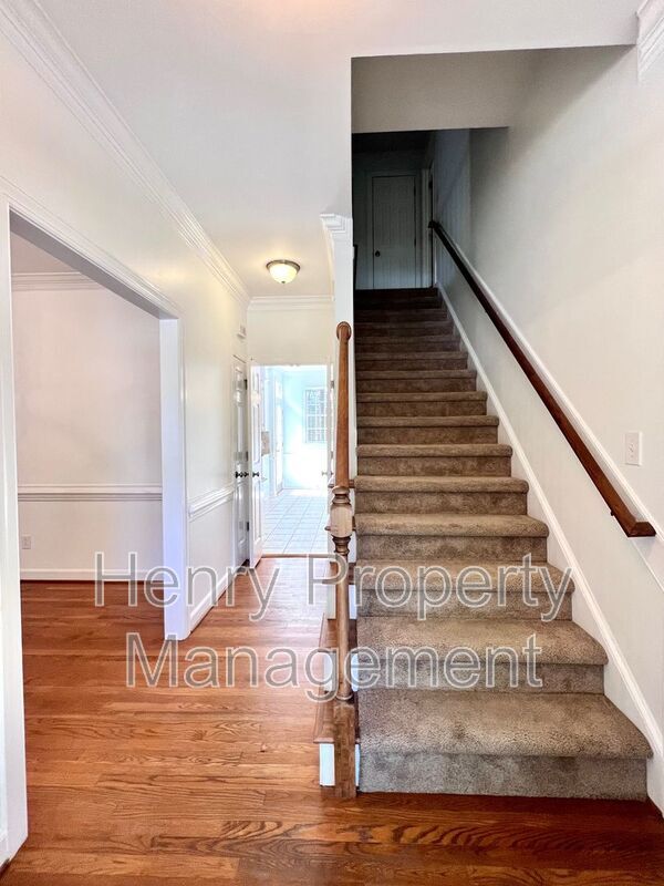 Foto del edificio - 321 Parkmeadow Dr