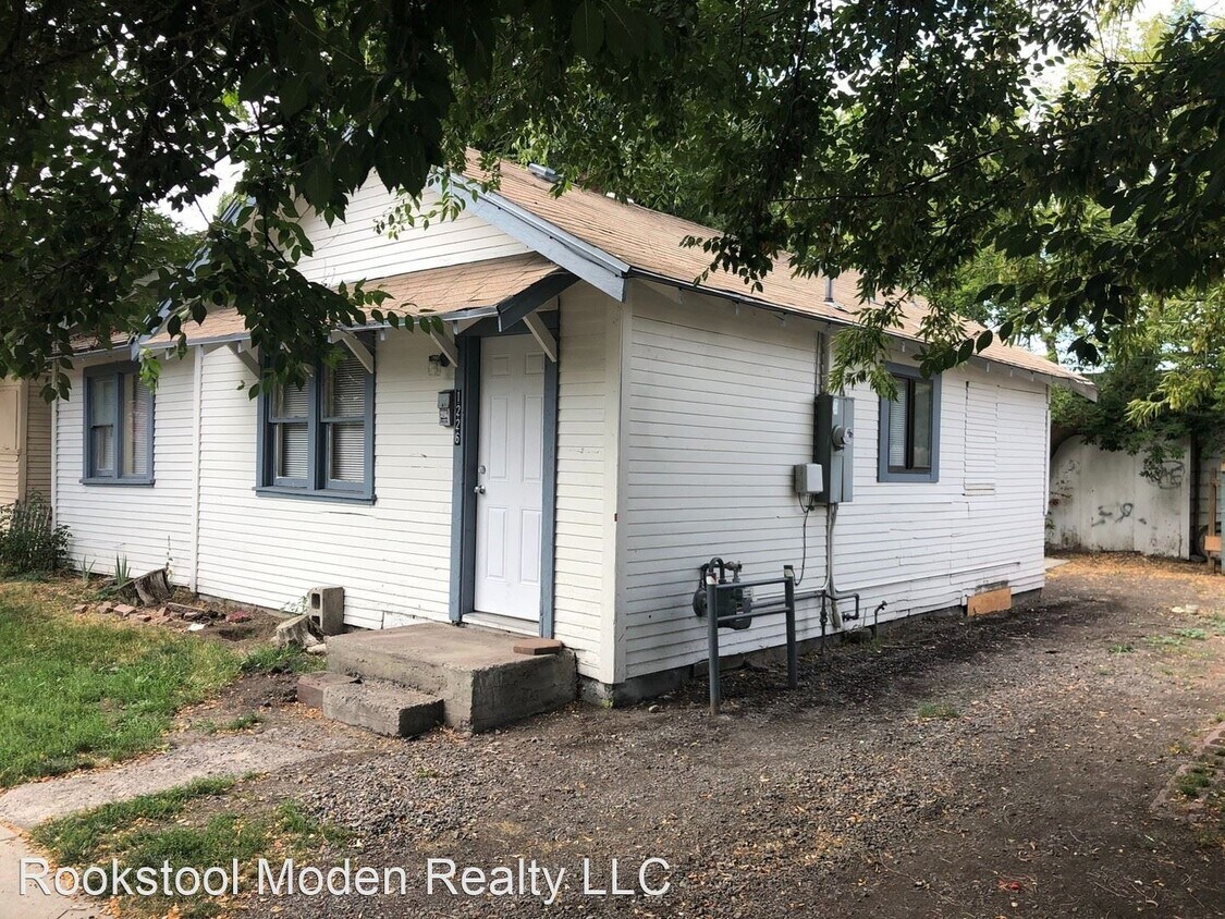 Primary Photo - 2 br, 1 bath House - 1226 Division