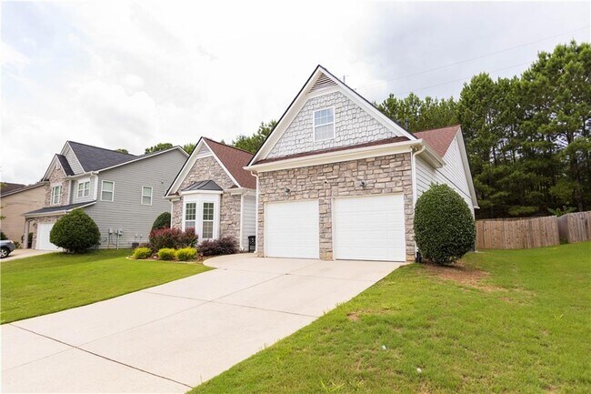 Building Photo - 3752 Lanier Dr