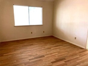 Building Photo - 15650 Pebble Lake Dr