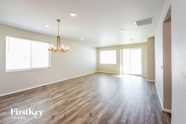 Building Photo - 964 Alpine Aven