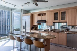 Building Photo - 300 South Pointe Dr