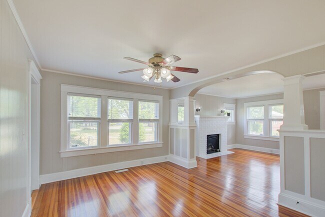 Foto del edificio - Charming, 3 Bed, 1 Bath Cape Cod in Granby...