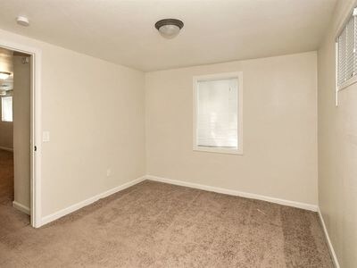 Building Photo - 770 S Oakland St