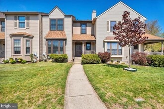 Building Photo - 38 Burgundy Dr