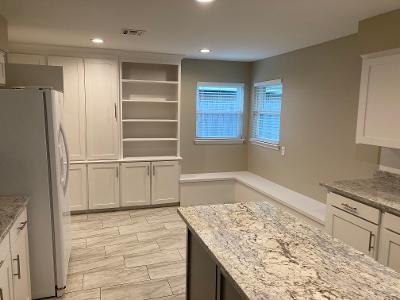 Building Photo - 407 Oak Vista Dr