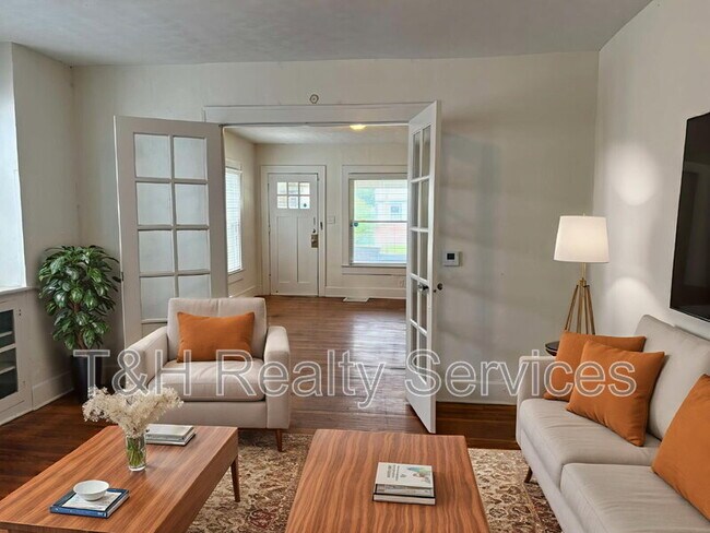 Foto del edificio - 2933 Ruckle St