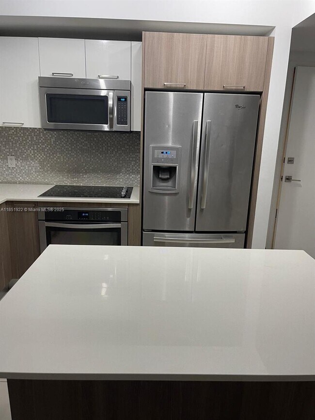 Foto del edificio - 5252 NW 85th Ave
