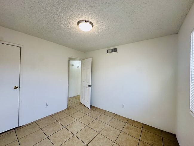 Foto del edificio - $300 OFF Move In Special! 2 Bedroom with W...