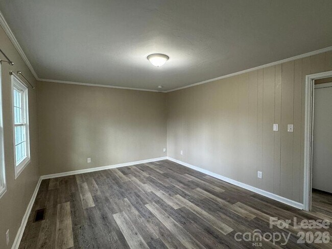 Foto del edificio - 323 N Flint St