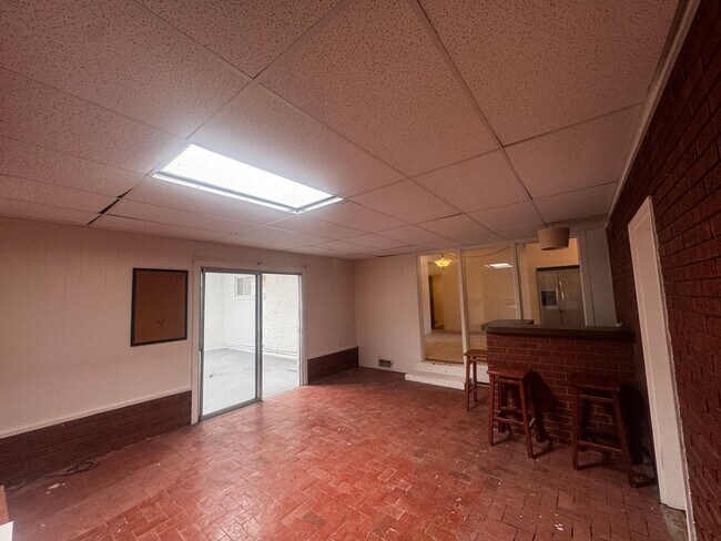 Foto del edificio - 3 Bed / 2 Bath Home Near Jerry Cline Park & Tennis Courts