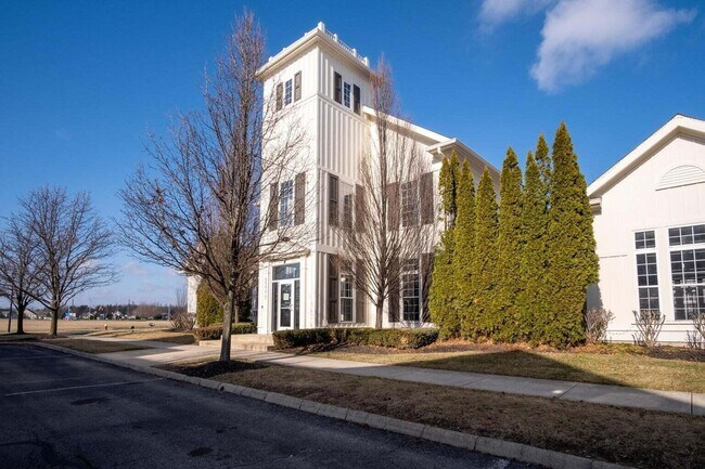 Building Photo - 5286 Royal Arch Casca Dr