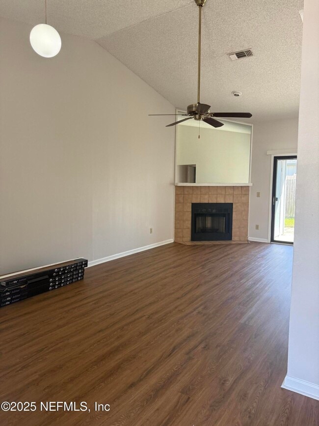 Foto del edificio - 1338 Yorktown Pl