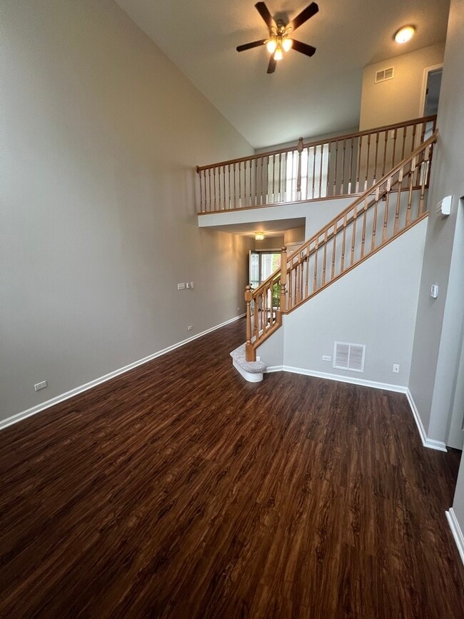 Foto del edificio - 1553 E Baronet Ln