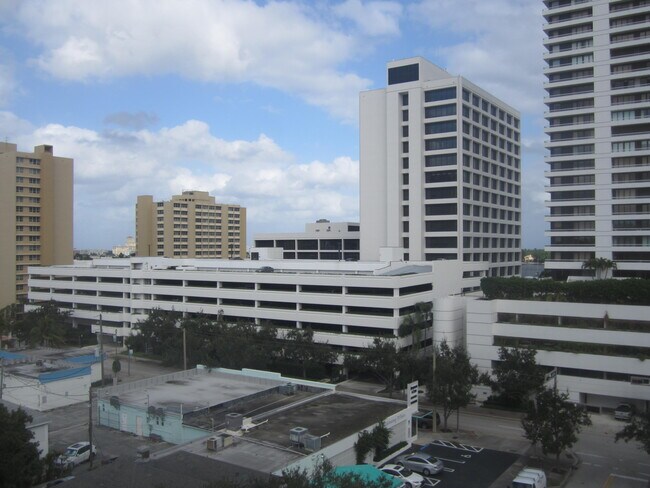 Building Photo - 600 S Dixie Hwy