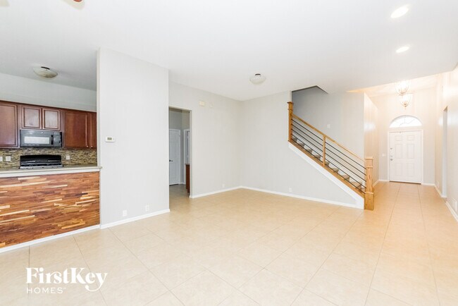 Building Photo - 15812 Coyote Hill Dr