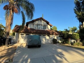 Building Photo - 674 Radbury Pl