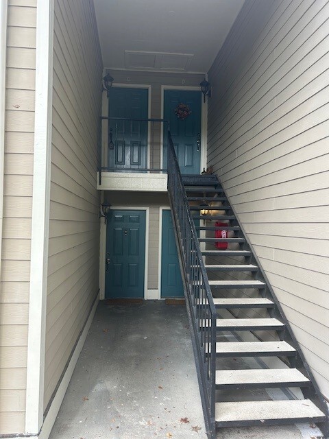 Building Photo - 1866 Montclair Dr