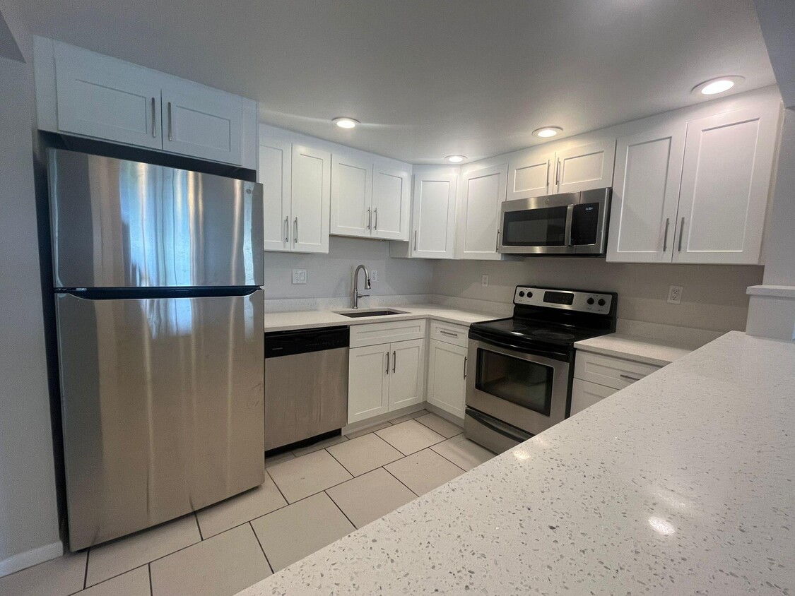Foto principal - 9370 SW 8th St
