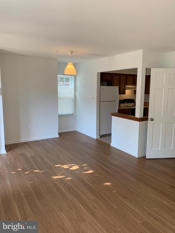 Foto del edificio - 13749 Avonshire Dr