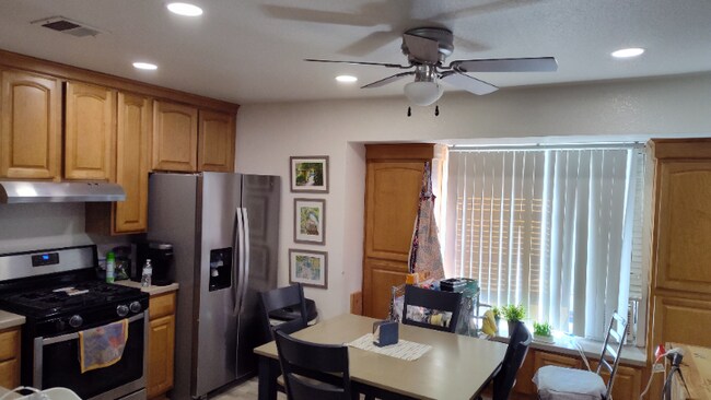 Foto del edificio - 1365 Crafton Ave