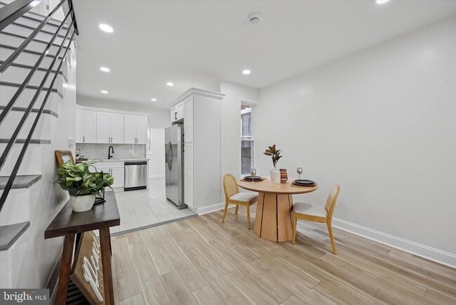 Foto del edificio - 1526 N Hollywood St