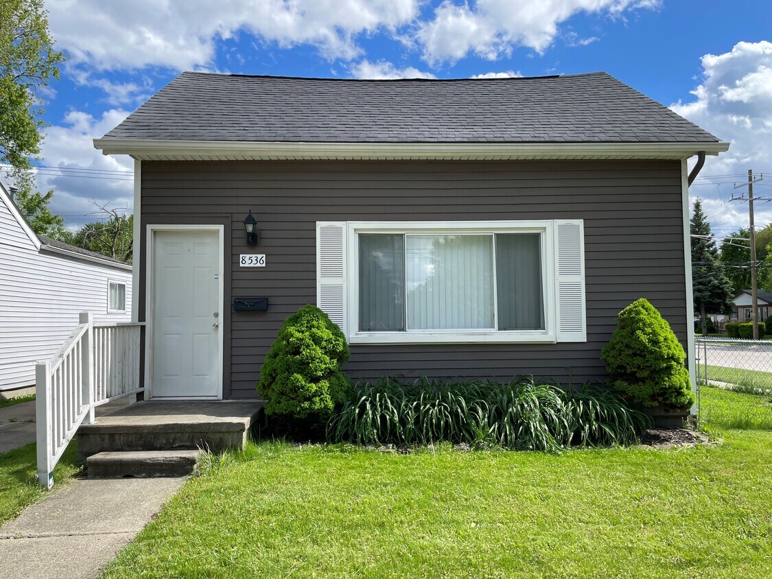 Foto principal - 8536 Stephens Rd